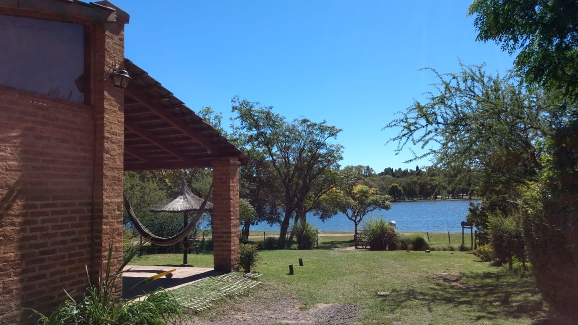 Cabaña del Lago con salida al lago en Villa del Dique